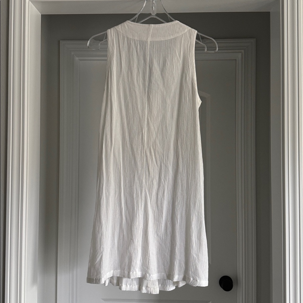 White Sleeveless Button-Down Dress - Picture 9 of 10